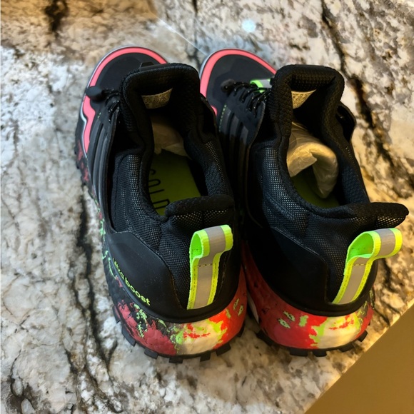 Adidas Men’s or women’s Ultraboost C.RDY DNA
Men’s size 8, women’s 9.5 - Picture 2 of 4